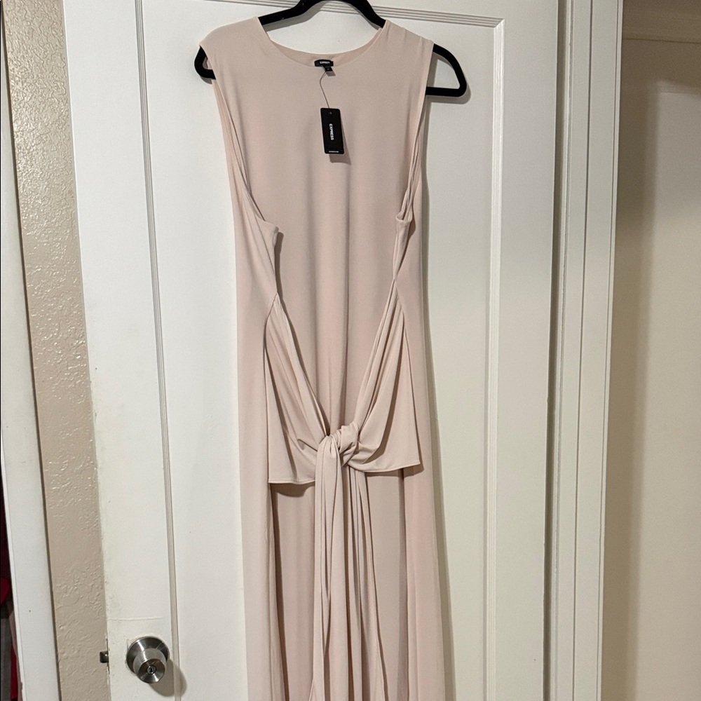 Express Cream Maxi Dress